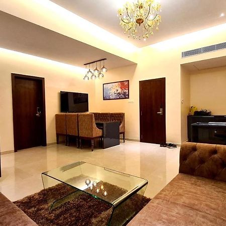Galaxy Club & Hotel Bijāpur 外观 照片