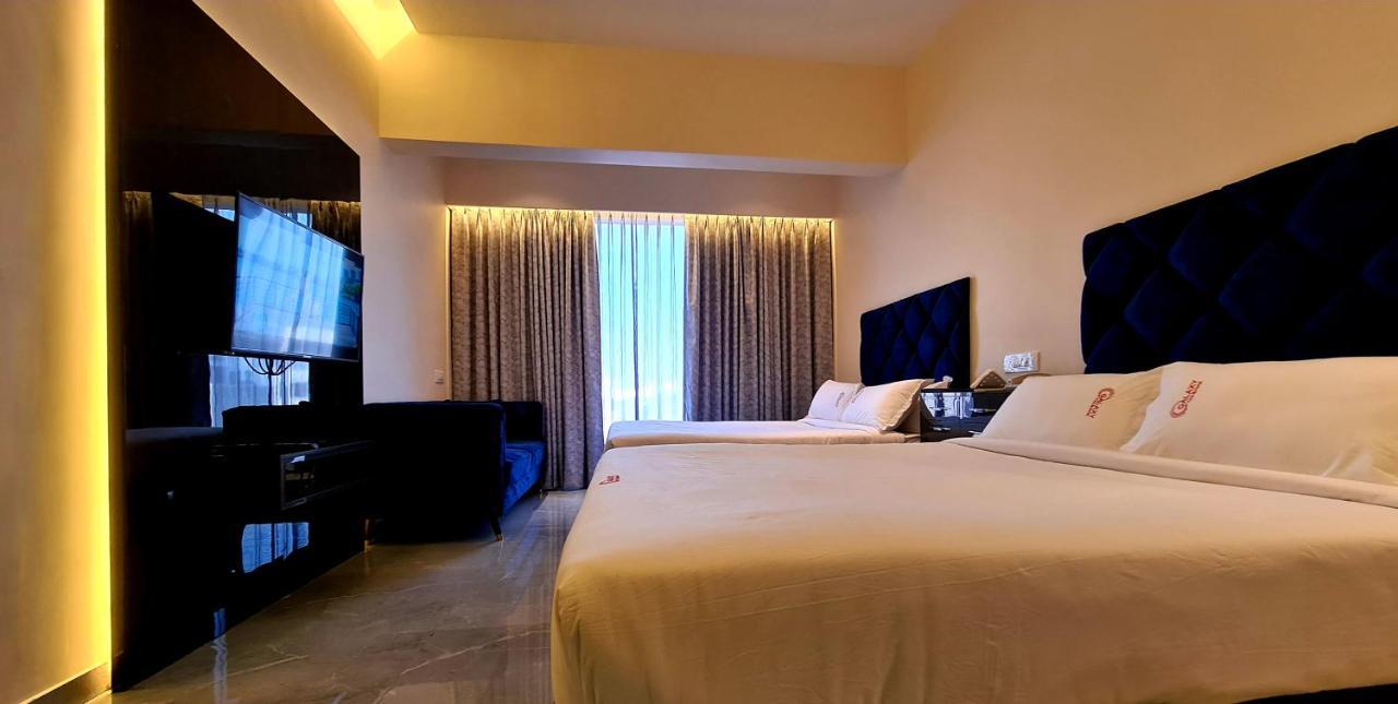Galaxy Club & Hotel Bijāpur 外观 照片