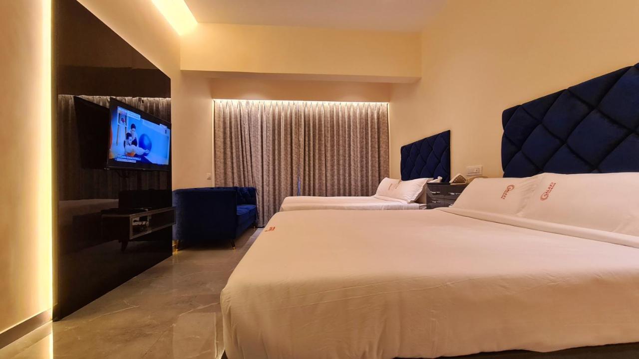 Galaxy Club & Hotel Bijāpur 外观 照片