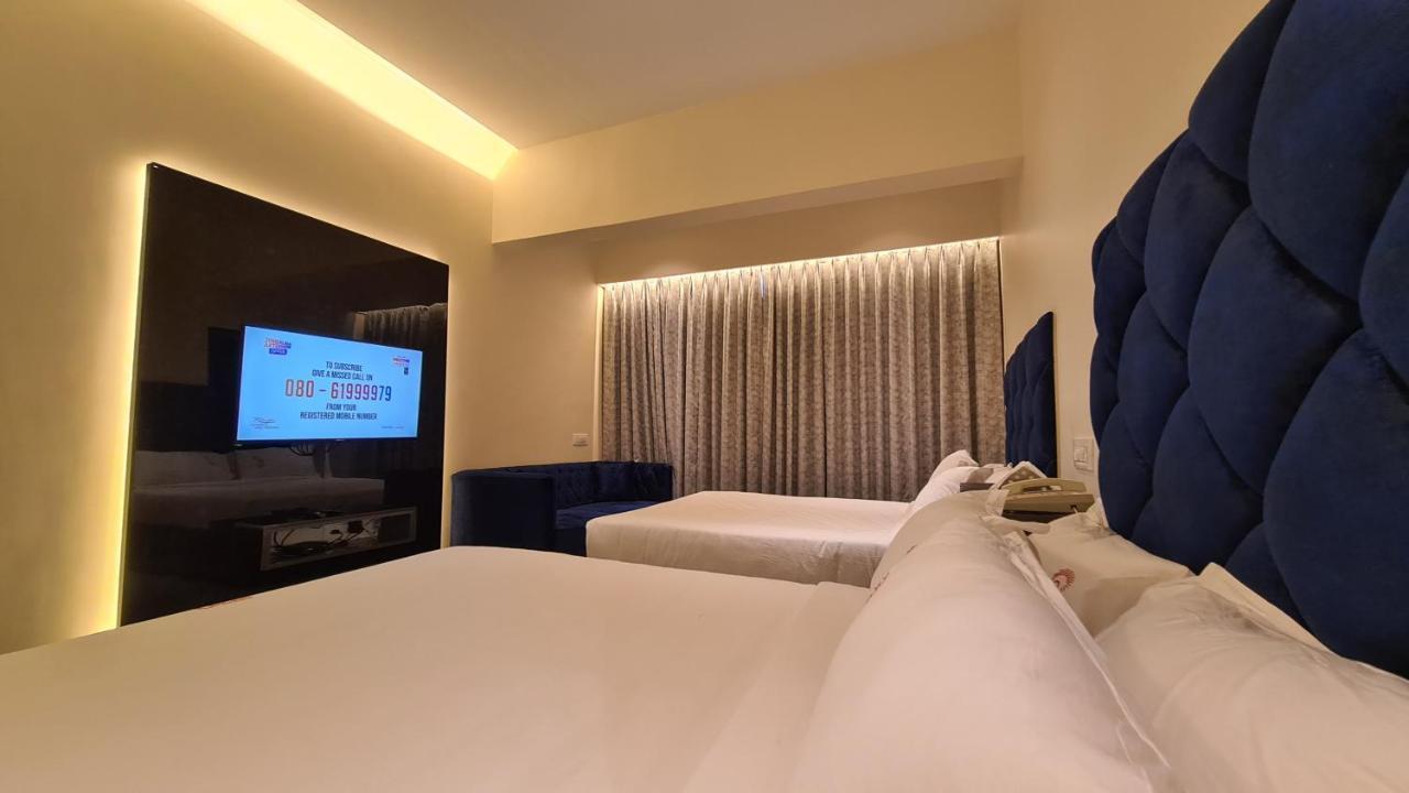 Galaxy Club & Hotel Bijāpur 外观 照片