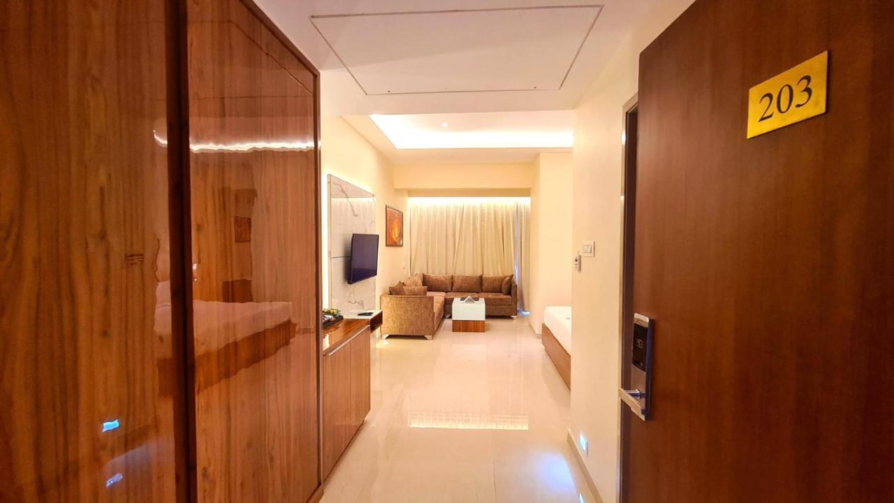 Galaxy Club & Hotel Bijāpur 外观 照片