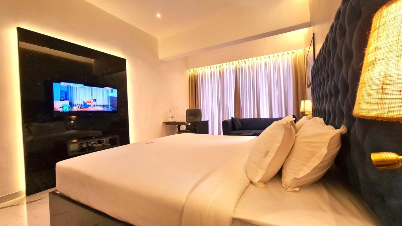 Galaxy Club & Hotel Bijāpur 外观 照片